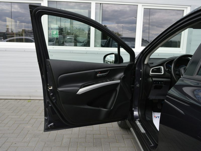 Suzuki SX4 S-Cross 1.6 DDiS Serwis Bi-Xenon LED Panoramadach Navi Kamera 175tys.km