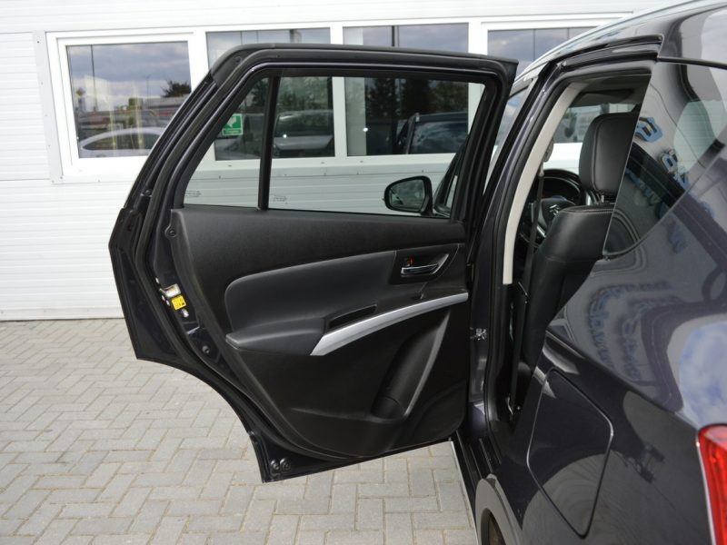 Suzuki SX4 S-Cross 1.6 DDiS Serwis Bi-Xenon LED Panoramadach Navi Kamera 175tys.km