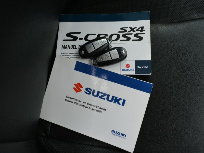 Suzuki SX4 S-Cross 1.6 DDiS Serwis Bi-Xenon LED Panoramadach Navi Kamera 175tys.km