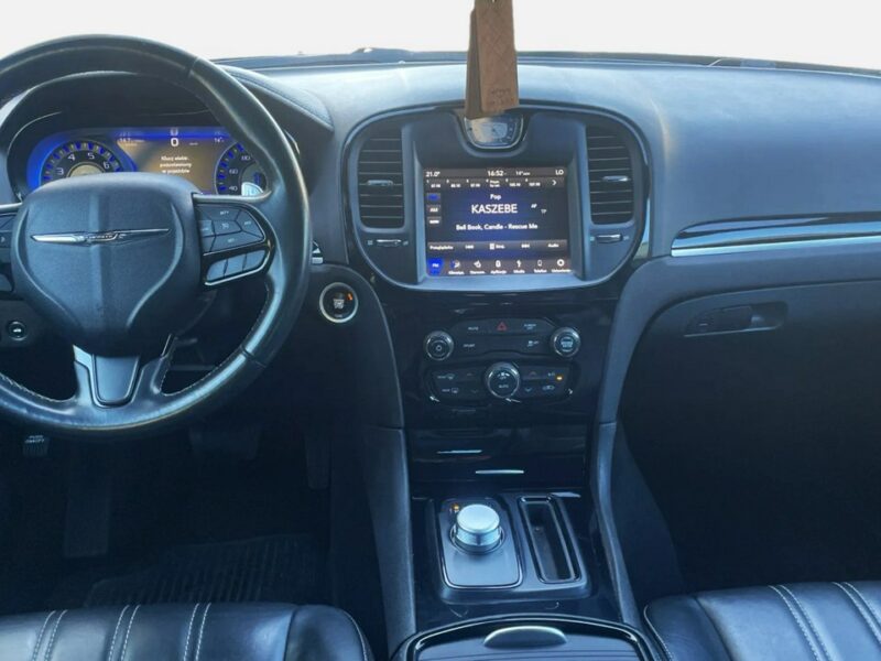 Chrysler 300C 300S 3.6 V6 304KM Alpine Czarna skóra+podsufitka Podgrz. fotele