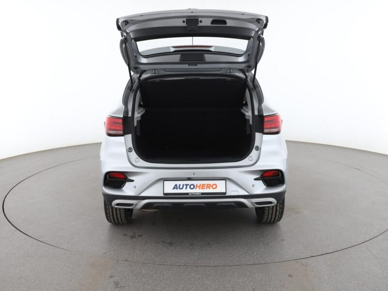 MG ZS Luxury automat skóra virtual LED navi tempomat