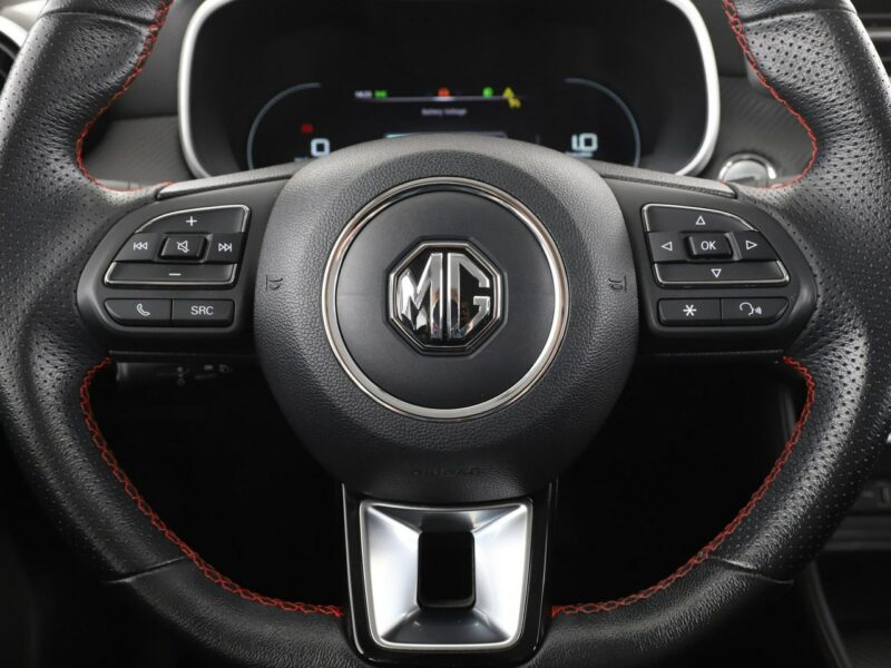 MG ZS Luxury automat skóra virtual LED navi tempomat