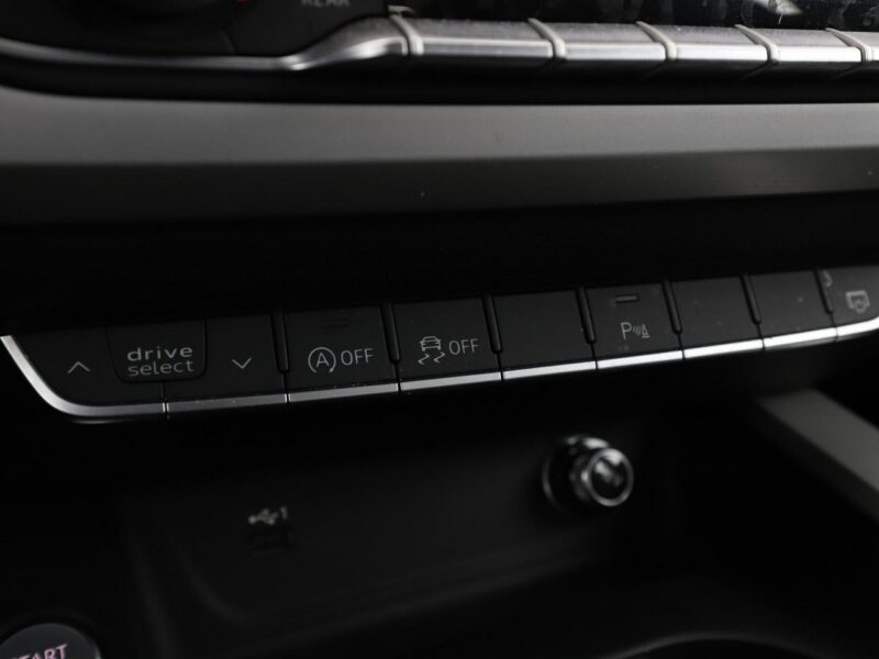 Audi A4 S-Tronic lift LED virtual cocpit navi klima auto (3 strefy) czujniki p B9 (2015-)