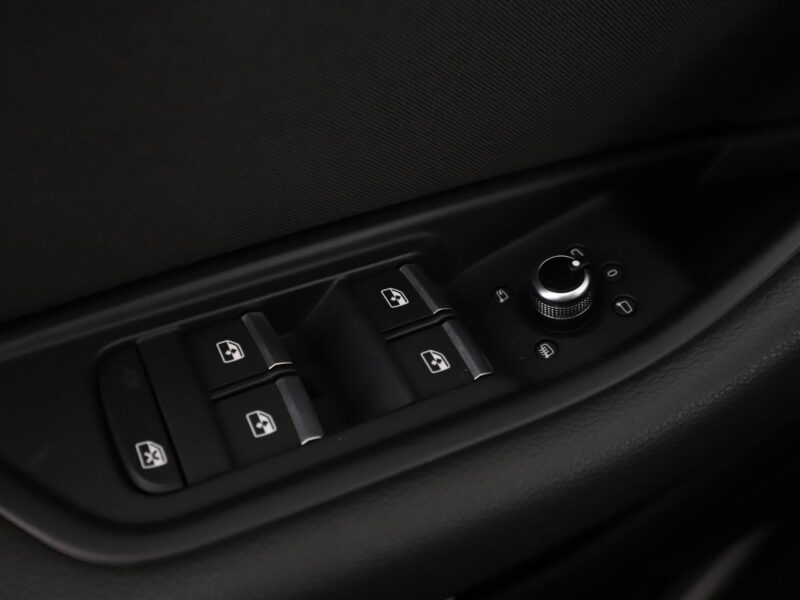 Audi A4 S-Tronic lift LED virtual cocpit navi klima auto (3 strefy) czujniki p B9 (2015-)