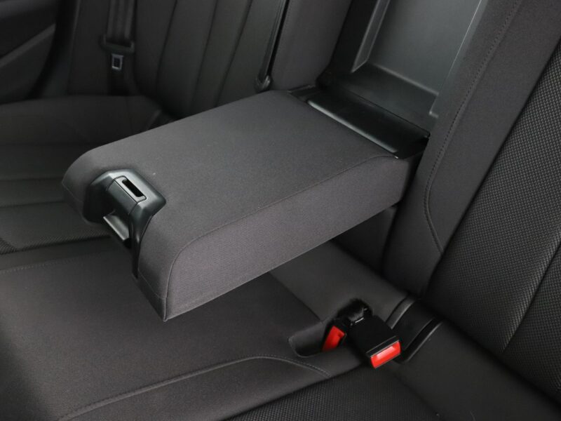 Audi A4 S-Tronic lift LED virtual cocpit navi klima auto (3 strefy) czujniki p B9 (2015-)