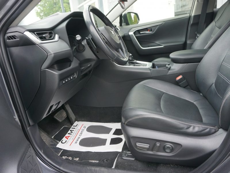 Toyota RAV-4 polski salon, faktura VAT, bogate wyposażenie V (2018)