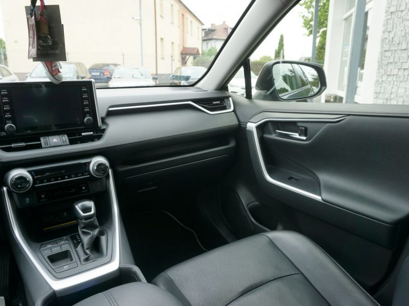 Toyota RAV-4 polski salon, faktura VAT, bogate wyposażenie V (2018)