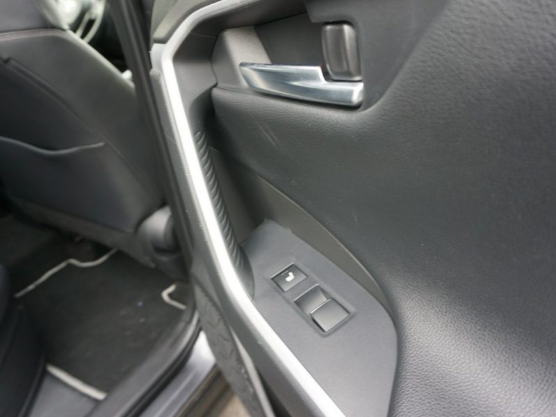 Toyota RAV-4 polski salon, faktura VAT, bogate wyposażenie V (2018)
