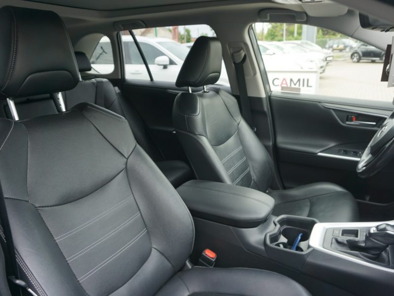 Toyota RAV-4 polski salon, faktura VAT, bogate wyposażenie V (2018)