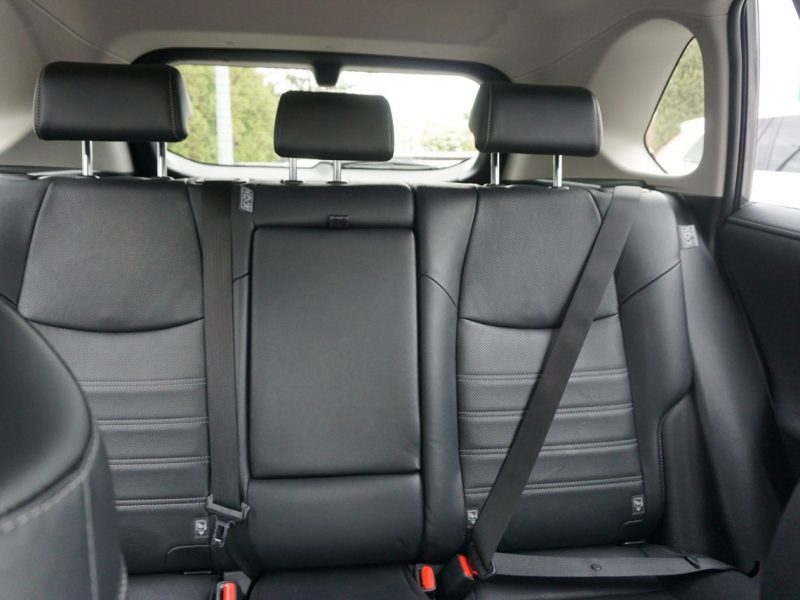 Toyota RAV-4 polski salon, faktura VAT, bogate wyposażenie V (2018)