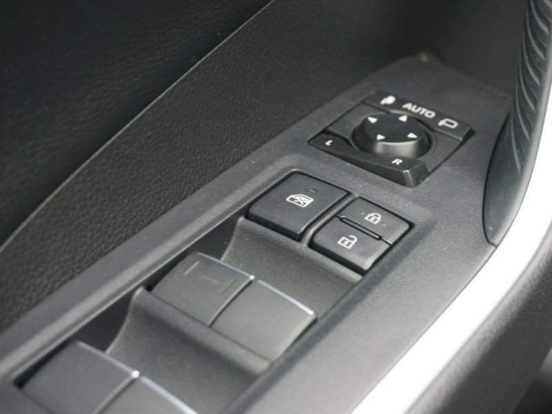 Toyota RAV-4 polski salon, faktura VAT, bogate wyposażenie V (2018)