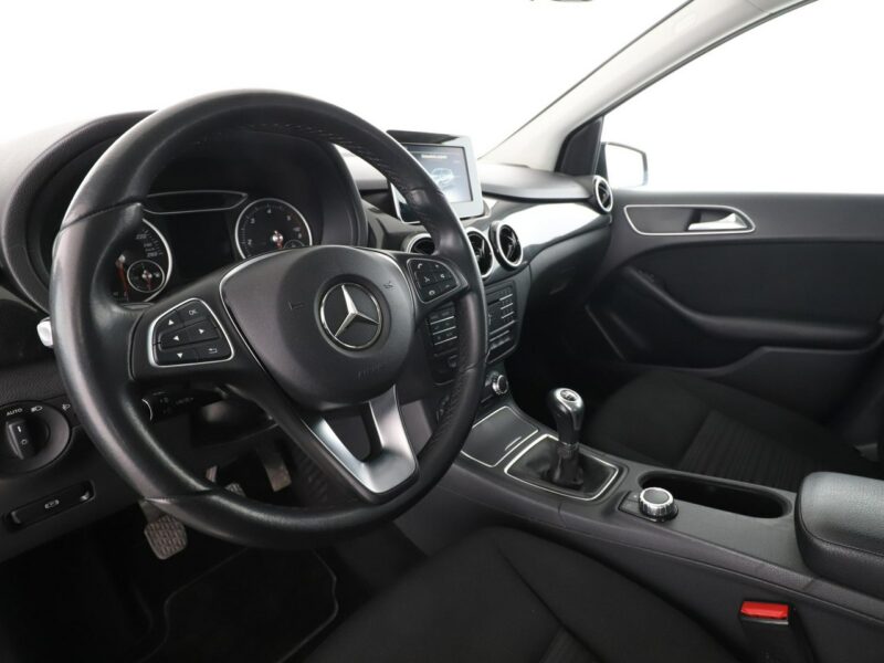 Mercedes B 160 klima auto czujniki parkowania multifunkcja hak W246 (2011-)
