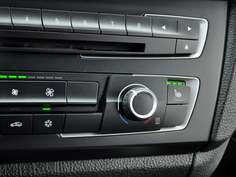BMW 120 2.0d(184KM)*Lift*Bi-Xenon*Led*Skóry*Parktronik*I Wł*Alu18"ASO BMW F20 (2011-)