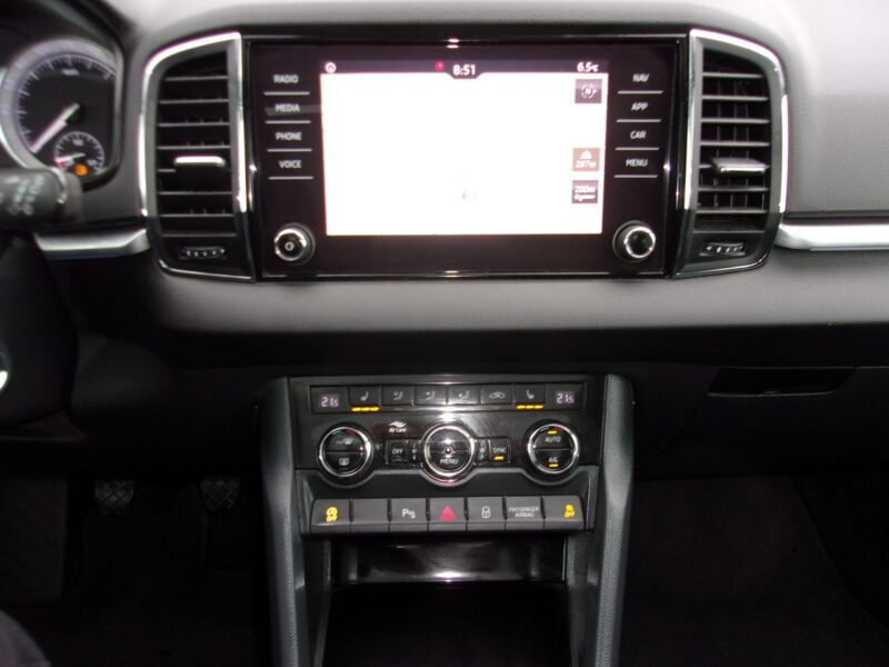 Škoda Karoq Klimatronic 2x, Hak, CarPlay/AndroidAuto, Panorama, Alcantara