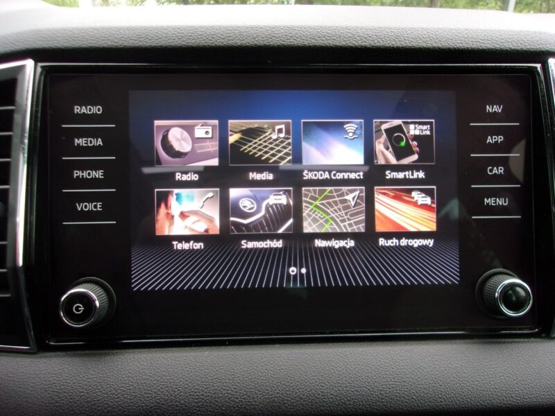 Škoda Karoq Klimatronic 2x, Hak, CarPlay/AndroidAuto, Panorama, Alcantara