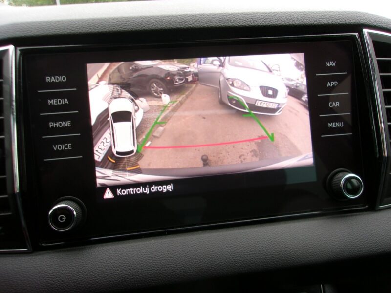 Škoda Karoq Klimatronic 2x, Hak, CarPlay/AndroidAuto, Panorama, Alcantara