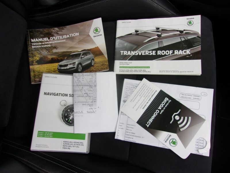 Škoda Karoq Klimatronic 2x, Hak, CarPlay/AndroidAuto, Panorama, Alcantara