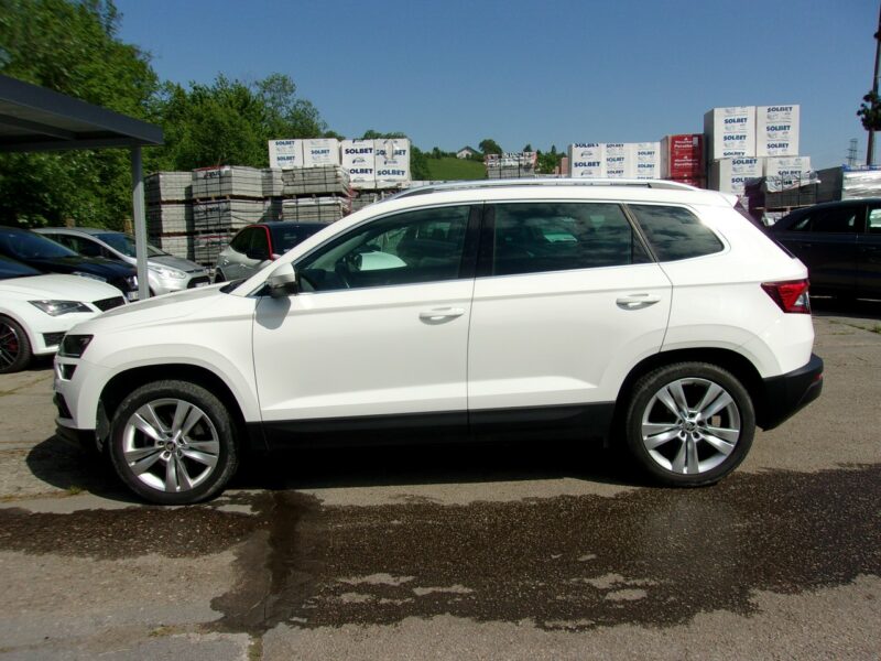 Škoda Karoq Klimatronic 2x, Hak, CarPlay/AndroidAuto, Panorama, Alcantara
