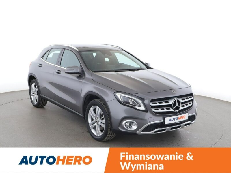 Mercedes GLA 220 4x4 automat full LED półskóra panorama kamera i czujniki parkowania