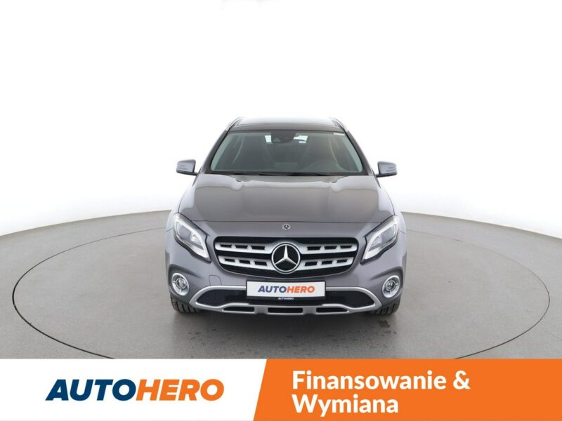 Mercedes GLA 220 4x4 automat full LED półskóra panorama kamera i czujniki parkowania