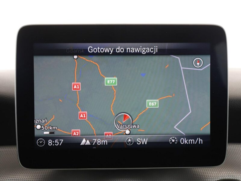 Mercedes GLA 220 4x4 automat full LED półskóra panorama kamera i czujniki parkowania