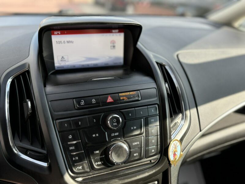 Opel Zafira Gwarancja, Bogate wyposażenie, 7-mio osobowa C (2011-)