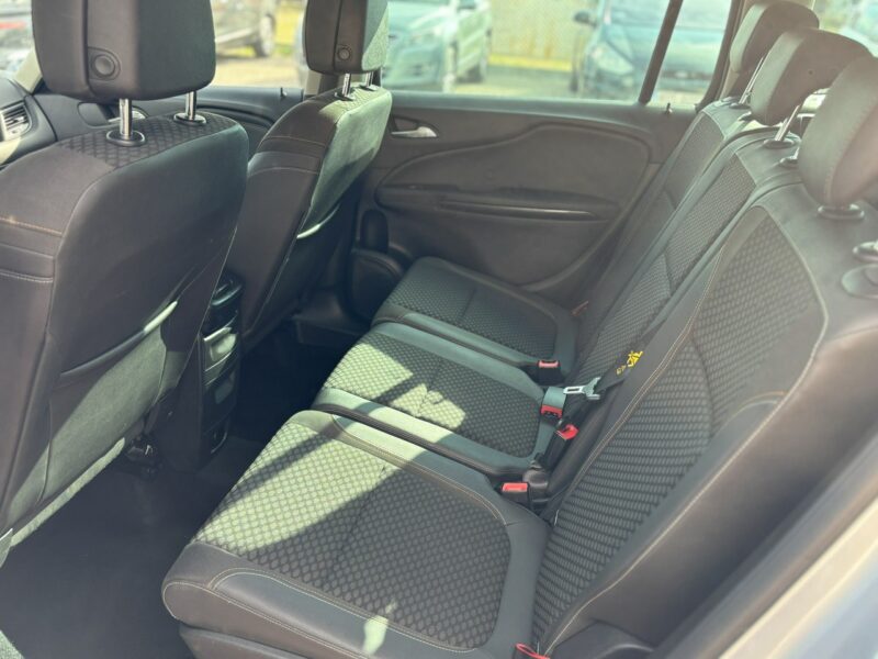 Opel Zafira Gwarancja, Bogate wyposażenie, 7-mio osobowa C (2011-)