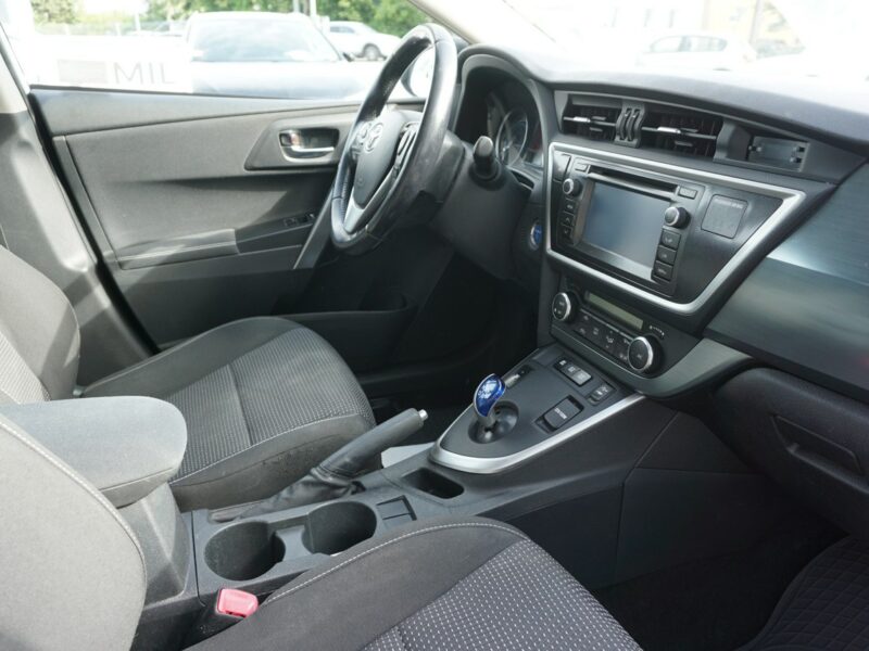Toyota Auris polski salon, serwisowany II (2012-)