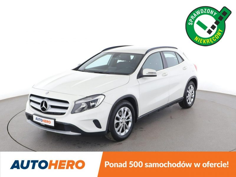 Mercedes GLA 180 półskóra klima auto kamera cofania multifunkcja