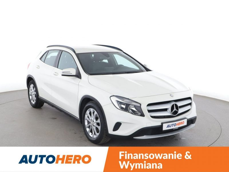 Mercedes GLA 180 półskóra klima auto kamera cofania multifunkcja