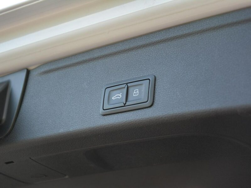 Audi A4 S-Line Virtual Cockpit Klimatronic Skóry Ledy Navi 2xParktr. el.klapa B9 (2015-)