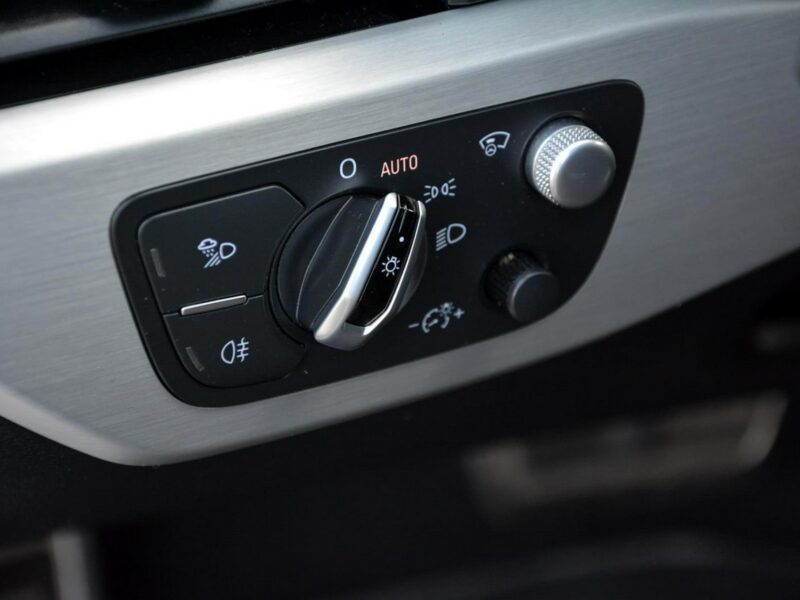 Audi A4 S-Line Virtual Cockpit Klimatronic Skóry Ledy Navi 2xParktr. el.klapa B9 (2015-)