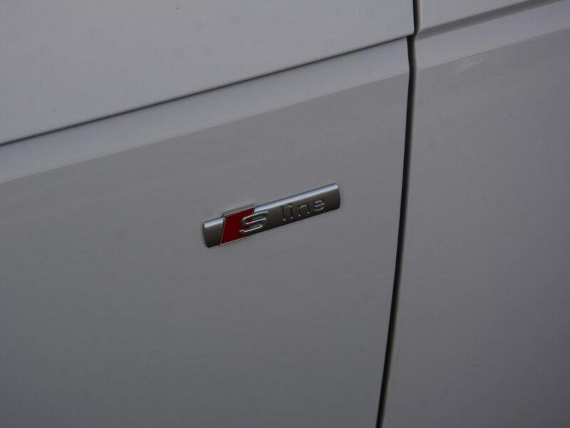 Audi A4 S-Line Virtual Cockpit Klimatronic Skóry Ledy Navi 2xParktr. el.klapa B9 (2015-)
