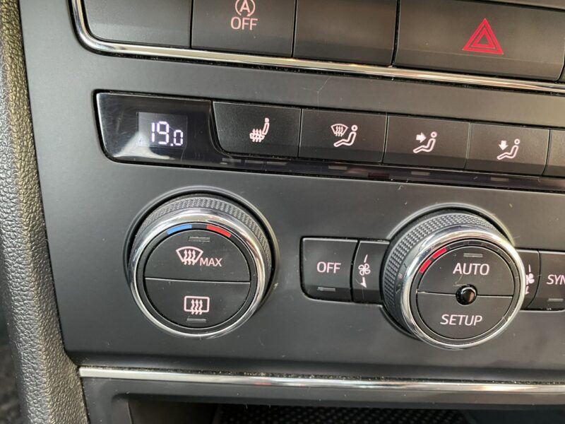 Seat Leon Full LED, Klimatronic , parktronik, alufelgi, dotykowe radio,z Niemiec III (2012-)