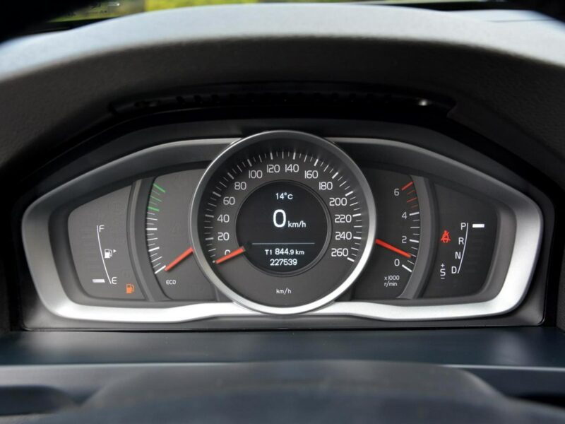 Volvo V60 2.0d(190KM) Lift Automat Skóry Navi Parktronik LED ASO Volvo I (2010-2018)