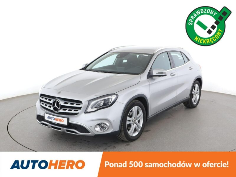 Mercedes GLA 200 LED navi skóra czujniki parkowania grzane fotele
