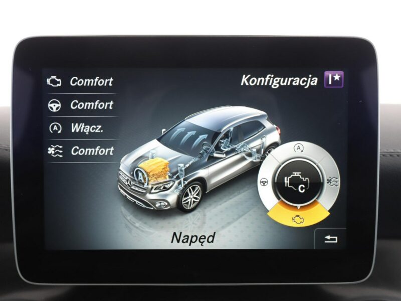 Mercedes GLA 200 LED navi skóra czujniki parkowania grzane fotele