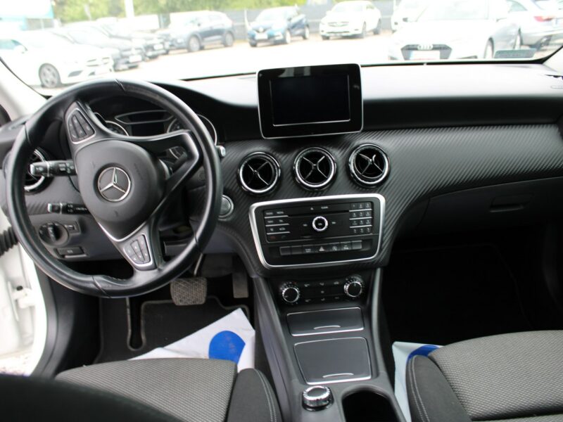 Mercedes GLA 180 F-vat Gwarancja Salon Polska Kamera Automat