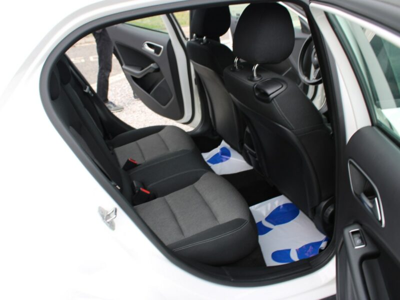 Mercedes GLA 180 F-vat Gwarancja Salon Polska Kamera Automat