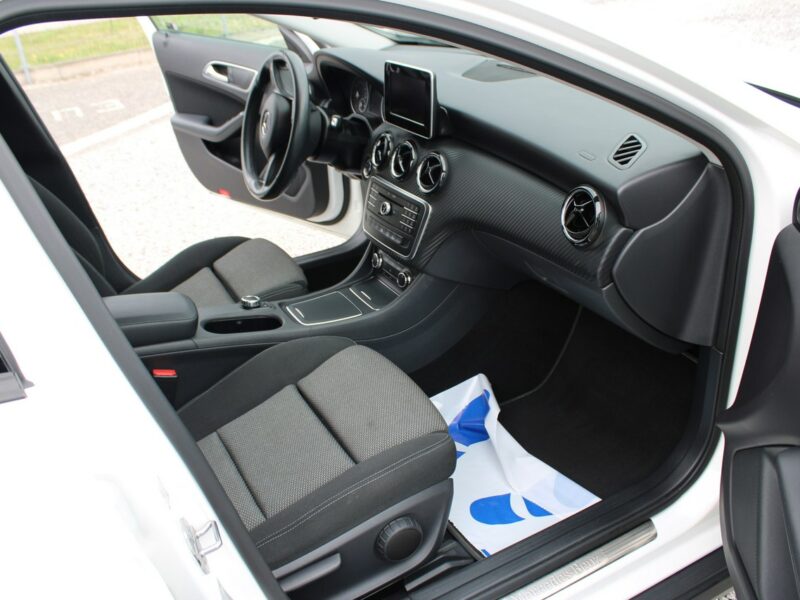 Mercedes GLA 180 F-vat Gwarancja Salon Polska Kamera Automat