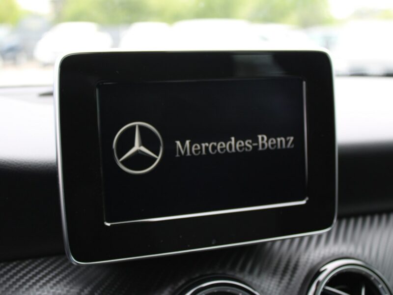 Mercedes GLA 180 F-vat Gwarancja Salon Polska Kamera Automat