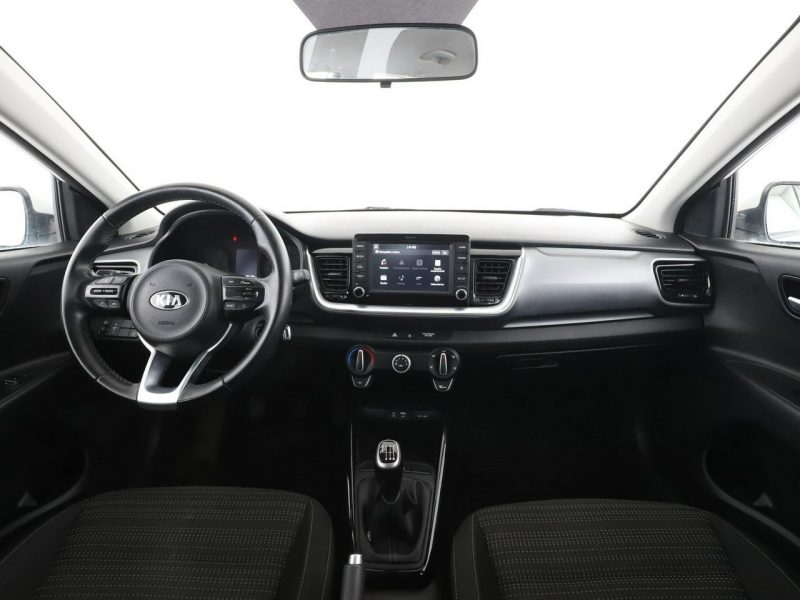 Kia Stonic klima tempomat kamera PDC Bluetooth LED