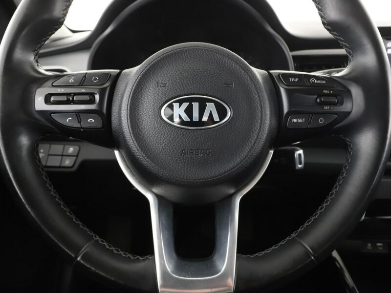 Kia Stonic klima tempomat kamera PDC Bluetooth LED