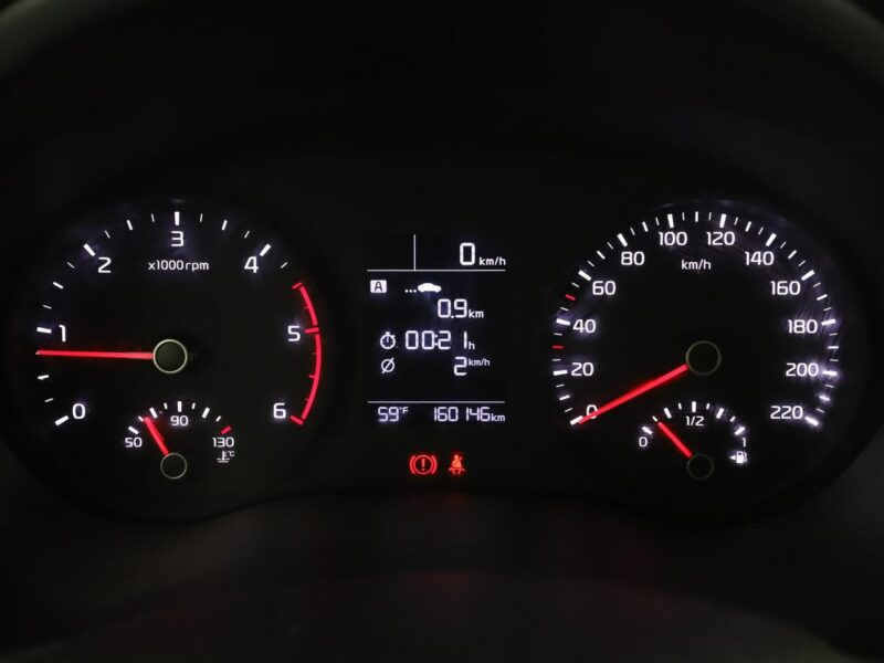 Kia Stonic klima tempomat kamera PDC Bluetooth LED