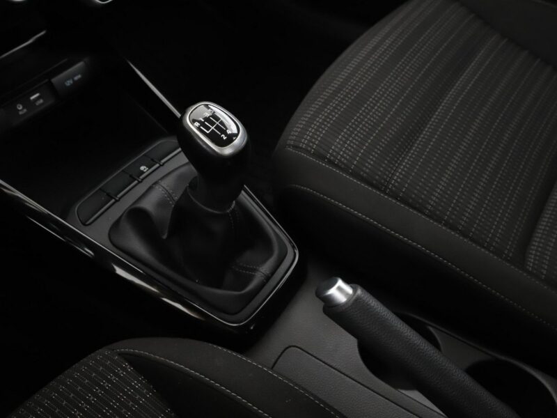 Kia Stonic klima tempomat kamera PDC Bluetooth LED