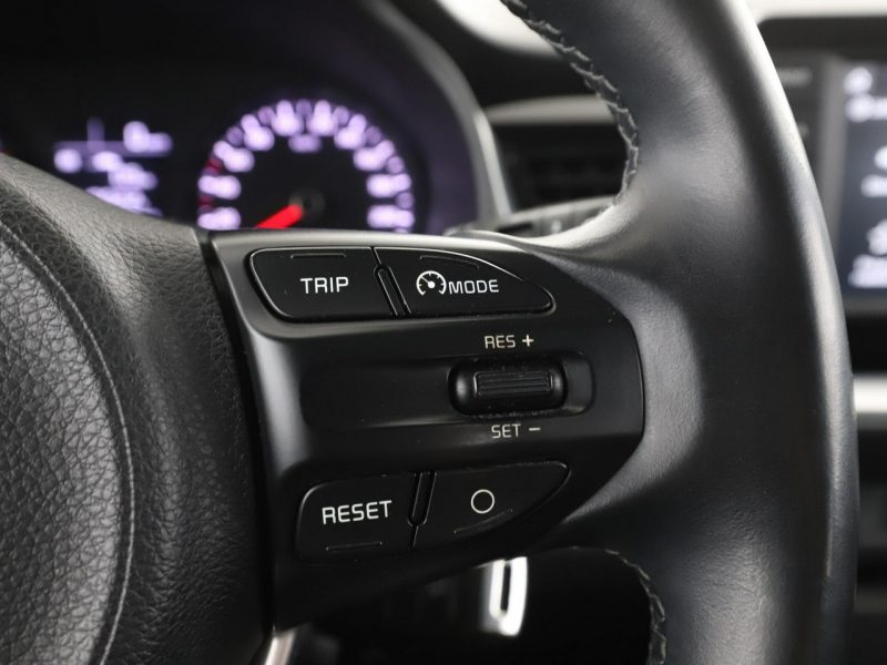 Kia Stonic klima tempomat kamera PDC Bluetooth LED