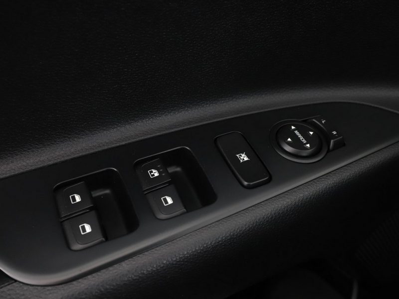 Kia Stonic klima tempomat kamera PDC Bluetooth LED