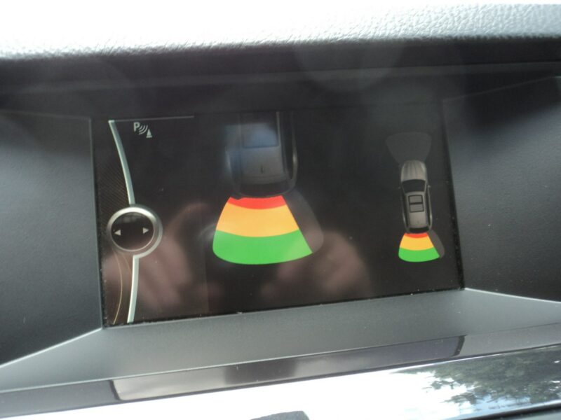 BMW 520 sprzedam ladną BMW 520 automat F10 (2009-2017)