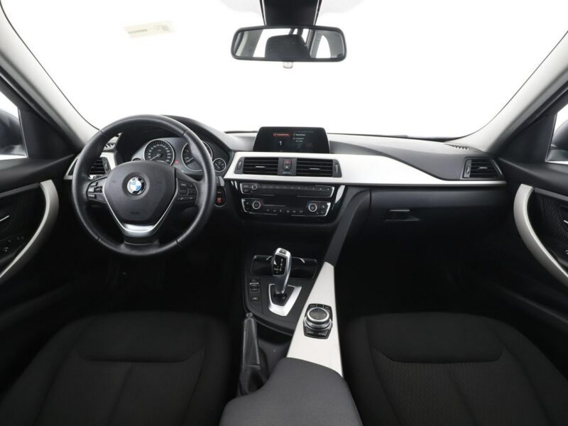 BMW 316 automat navi czujniki parkowania grzane fotele F30/F31 (2012-2020)