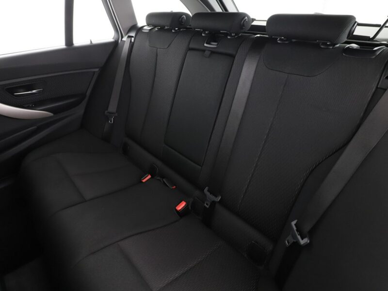 BMW 316 automat navi czujniki parkowania grzane fotele F30/F31 (2012-2020)